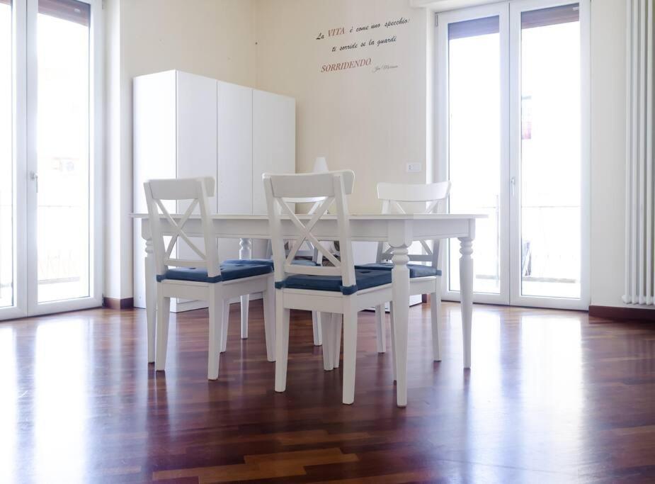 City Suite - Appartamento Spazioso Nel Centro Di Μπάρι Εξωτερικό φωτογραφία